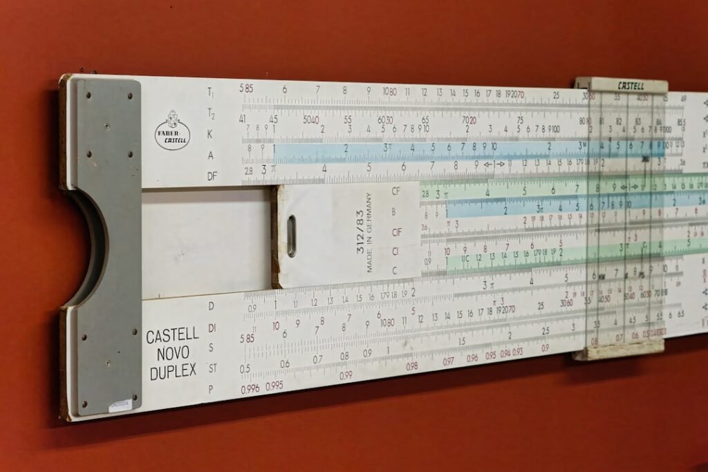 découvrez nos interrupteurs de fin de course pour volets roulants, garantissant un contrôle précis et une sécurité optimale de votre installation.