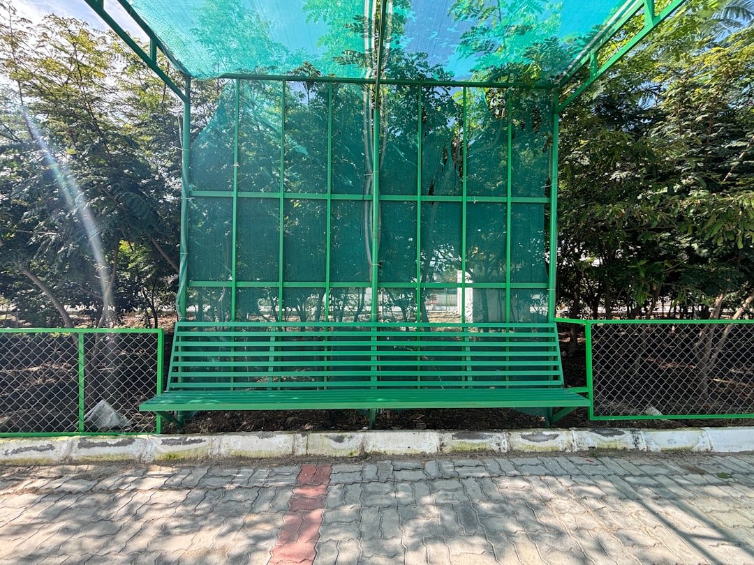 découvrez notre barrière anti-bruit écologique alliant efficacité et respect de l'environnement pour réduire les nuisances sonores.