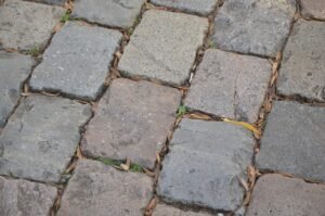 Adapter une baguette finition carrelage sur carrelage ancien : astuces pro